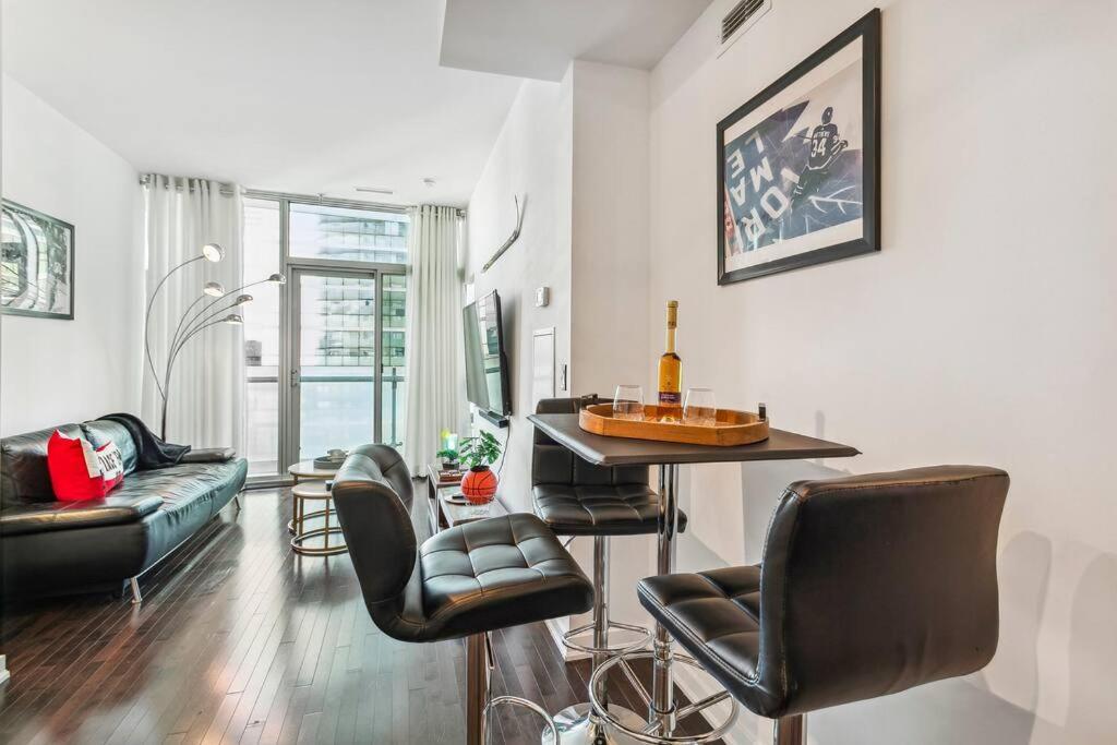 Luxury Condo - Steps To Everything - Balcony View Toronto Exterior foto